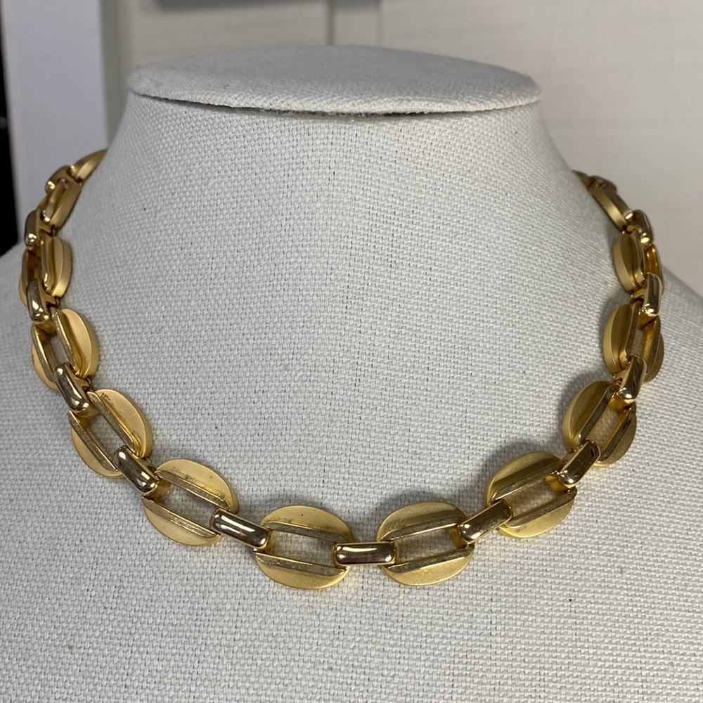 Unusual Goldtone chain link collar style necklace
